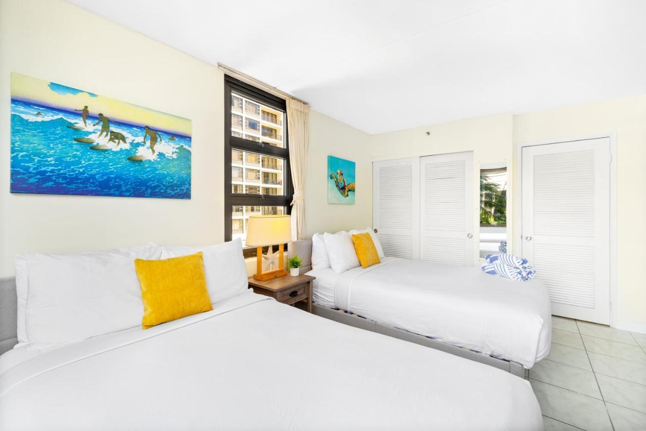 Apartamento Waikiki Banyan Oasis With Partial Ocean View, 1-Block To Beach, Free Parking Honolulu Exterior foto