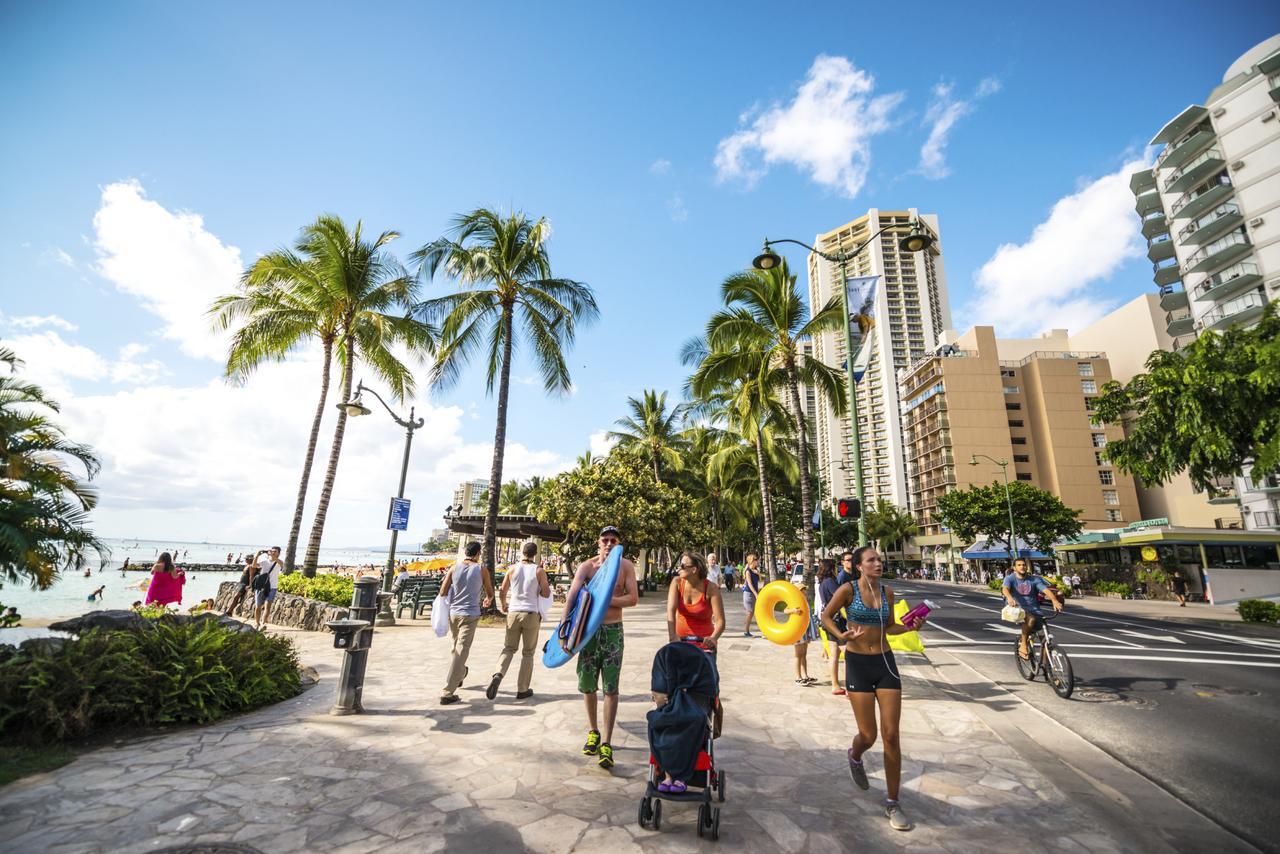 Apartamento Waikiki Banyan Oasis With Partial Ocean View, 1-Block To Beach, Free Parking Honolulu Exterior foto